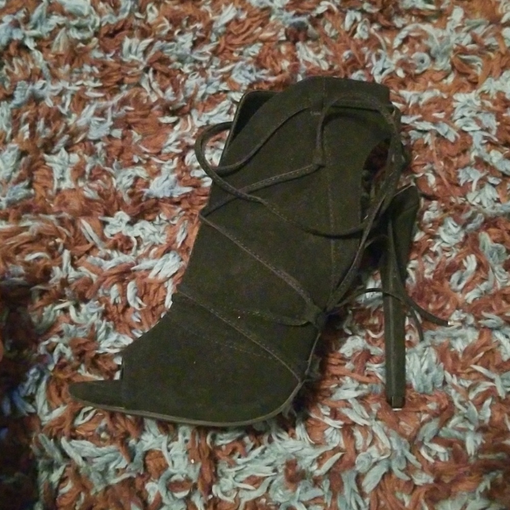 Black lace up heel